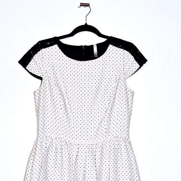 Kensie Dotted Mini Dress w Sequins Size Medium - Picture 2 of 6